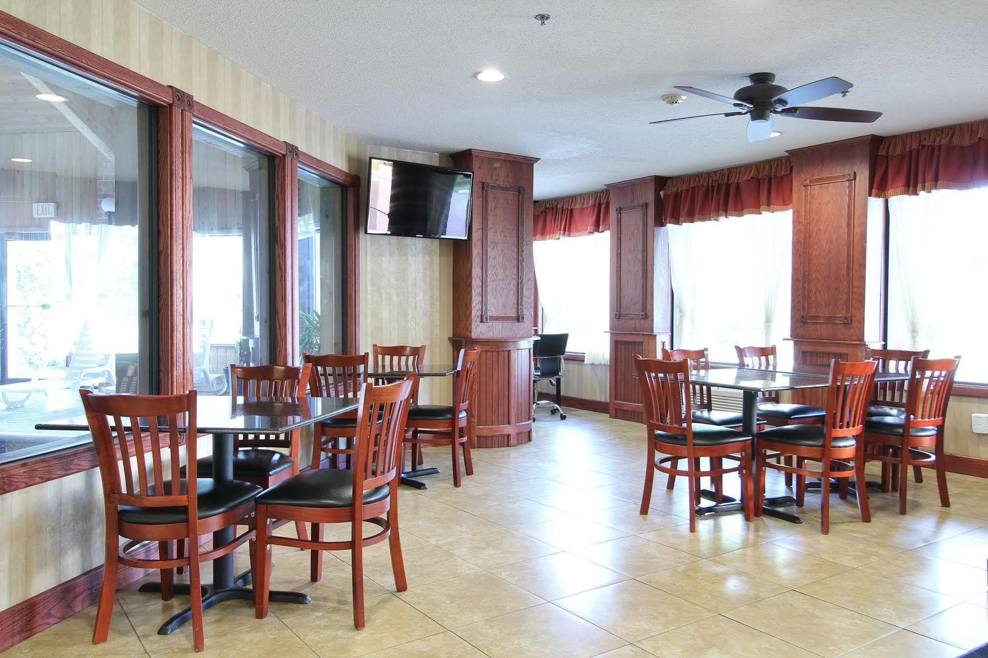 Baymont By Wyndham Muskegon Hotel Kültér fotó